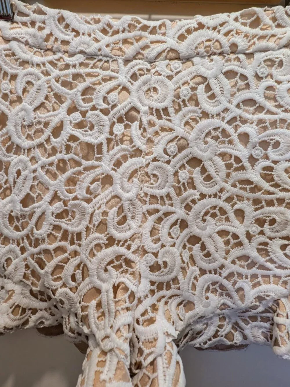 DO+BE Lace-Covered Top & Shorts Set Size M